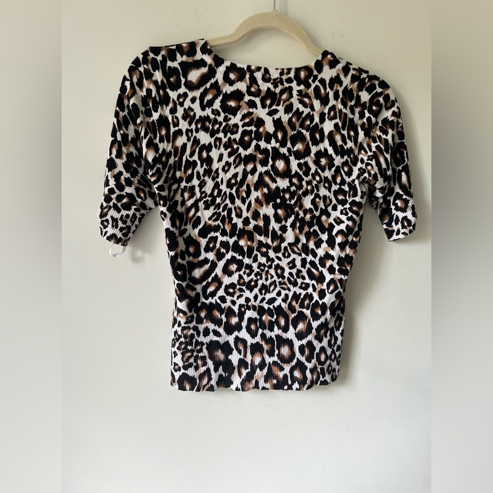 White House Black Market Leopard Print Button Front Cardigan Top XS - Picture 3 of 6